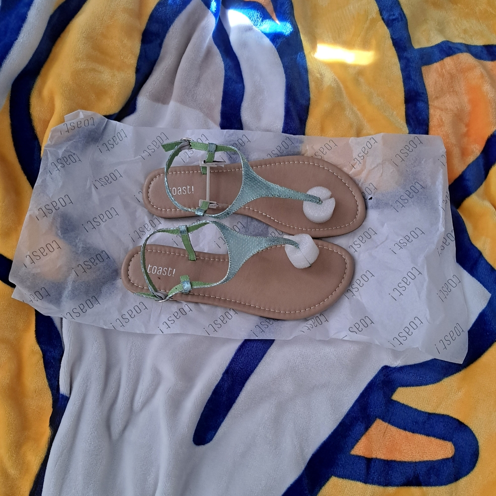 Toasti Women's Green Sandals